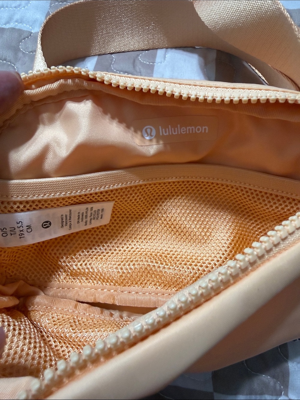 lululemon athletica Peachy Orange Crossbody Belt Bag - Picture 4 of 4